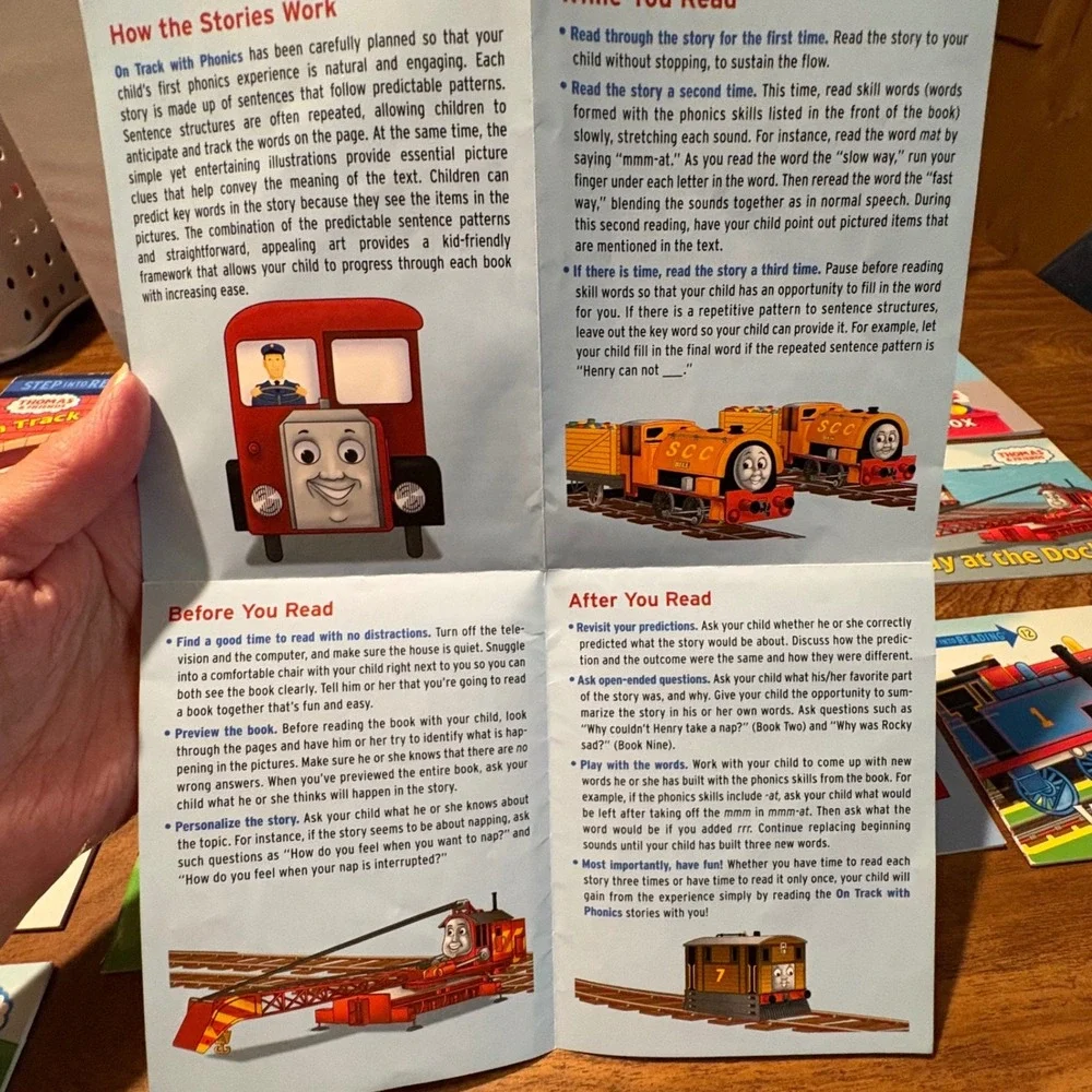 Thomas & Friends On Track with Phonics Step into Reading 11 Book Set Boxed